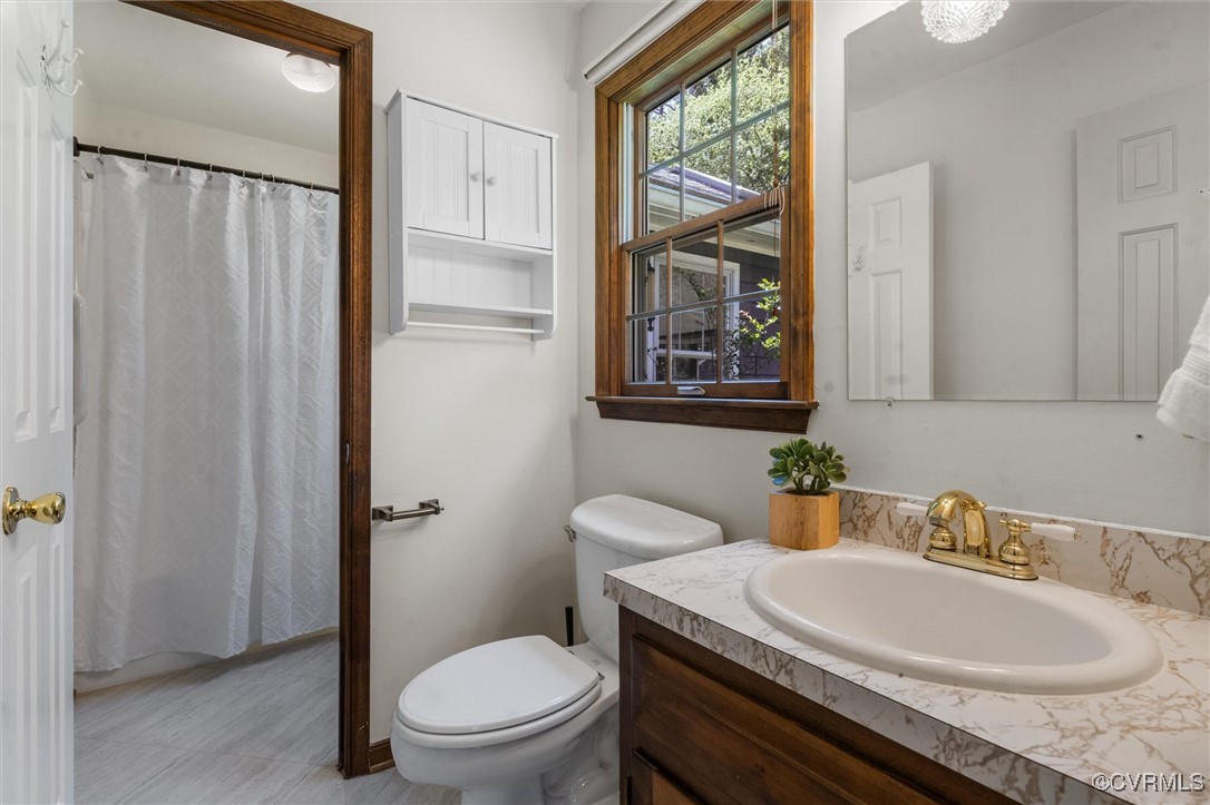 4507 Brookridge Road Chesterfield, VA 23832 - Photo 28 of 46 second half bath configuration attached to the pri