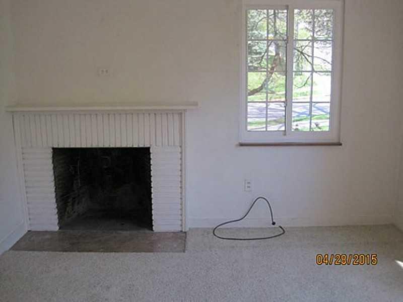 409 Sunset Drive Mt. Lebanon, PA 15228 - Photo 2 of 9 Living Room.