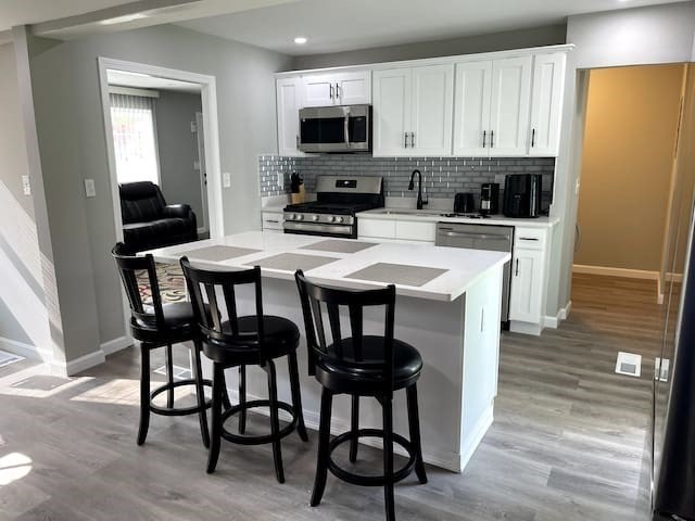 271 Beacon Street Framingham, MA 01701 - Photo 2 of 9