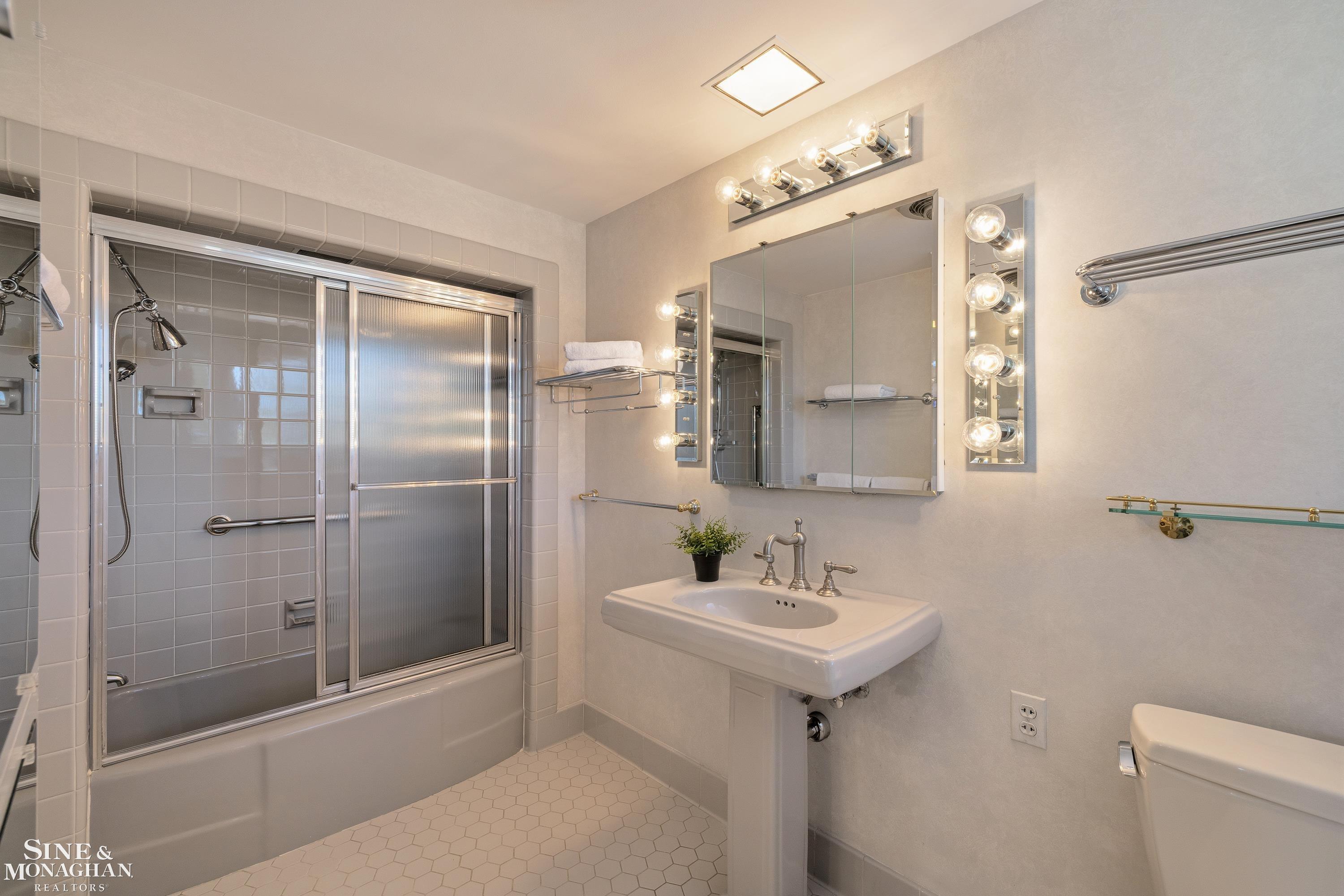 515 Lake Shore Road Grosse Pointe Shores, MI 48236 - Photo 45 of 97