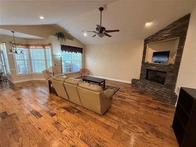 $4,000 | 8762 Highway 26, Newberry, FL 32669