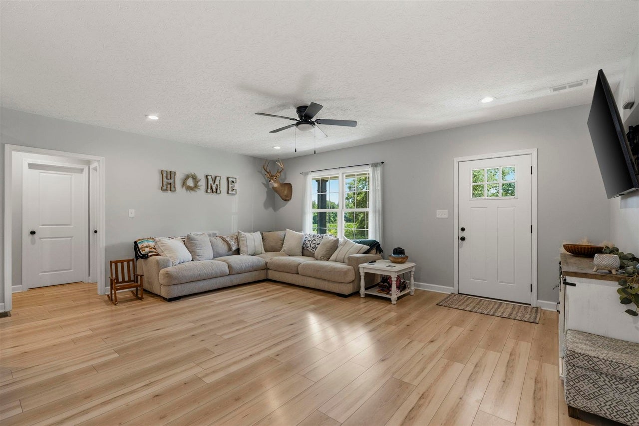390 Cline Road Scottsville, KY 42164 - Photo 3 of 25 Gallery Image 3