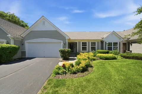 $320,000 | 2804 North Southern Hills Drive, Wadsworth, IL 60083