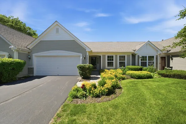 $320,000 | 2804 North Southern Hills Drive, Wadsworth, IL 60083