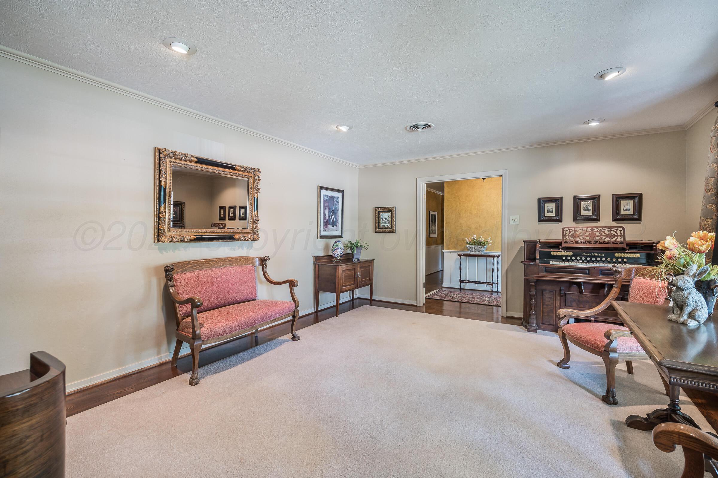 3701 South Virginia Street Amarillo, TX 79109 - Photo 7 of 43 07-Front Living Room 2