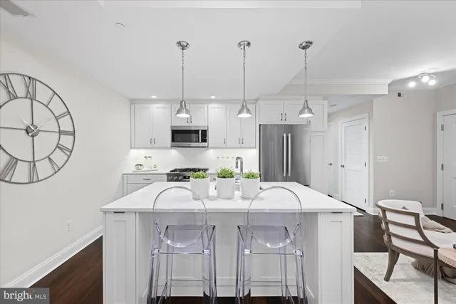 $599,900 | 4915 Hampden Lane, Unit 109, Bethesda, MD 20814