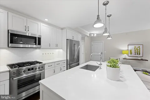 $599,900 | 4915 Hampden Lane, Unit 109, Bethesda, MD 20814