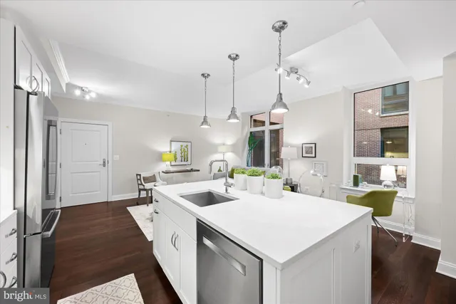 $599,900 | 4915 Hampden Lane, Unit 109, Bethesda, MD 20814