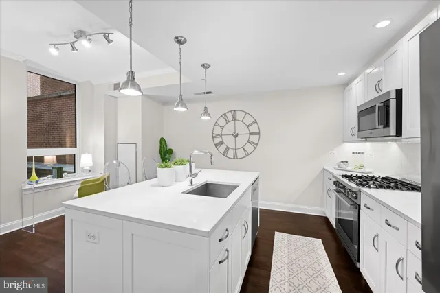 $599,900 | 4915 Hampden Lane, Unit 109, Bethesda, MD 20814