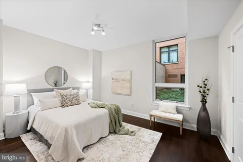 $555,000 | 4915 Hampden Lane, Unit 109, Bethesda, MD 20814