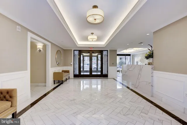 $599,900 | 4915 Hampden Lane, Unit 109, Bethesda, MD 20814