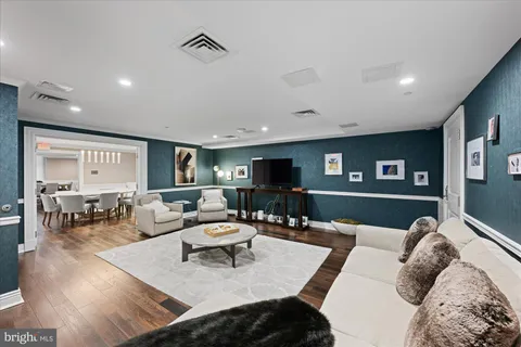 $599,900 | 4915 Hampden Lane, Unit 109, Bethesda, MD 20814