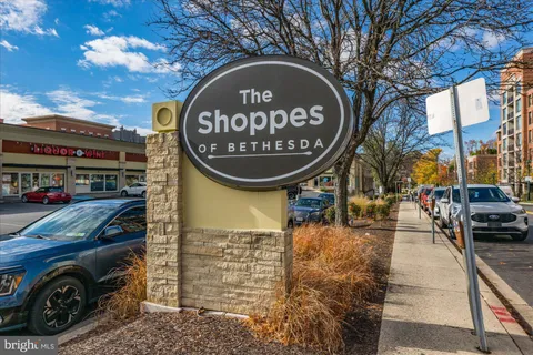 $555,000 | 4915 Hampden Lane, Unit 109, Bethesda, MD 20814