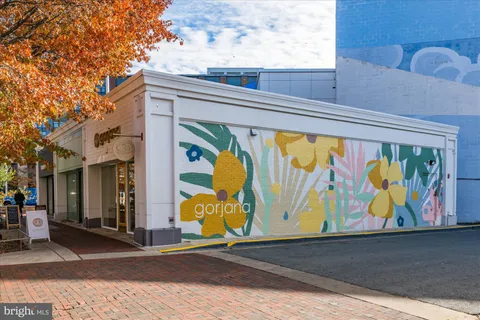 $599,900 | 4915 Hampden Lane, Unit 109, Bethesda, MD 20814