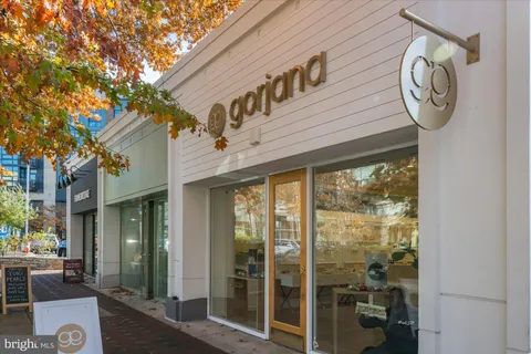 $599,900 | 4915 Hampden Lane, Unit 109, Bethesda, MD 20814