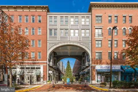 $599,900 | 4915 Hampden Lane, Unit 109, Bethesda, MD 20814