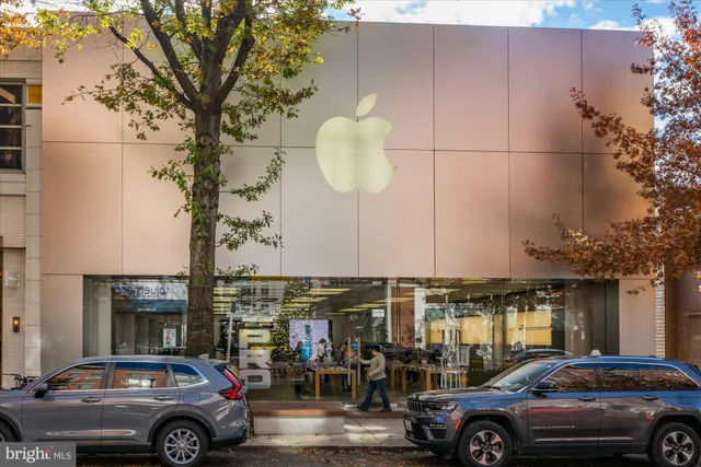 $599,900 | 4915 Hampden Lane, Unit 109, Bethesda, MD 20814