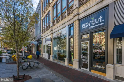 $555,000 | 4915 Hampden Lane, Unit 109, Bethesda, MD 20814