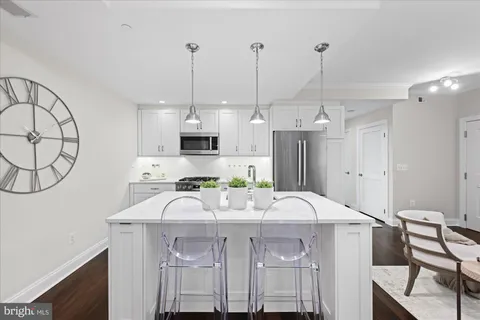 $555,000 | 4915 Hampden Lane, Unit 109, Bethesda, MD 20814