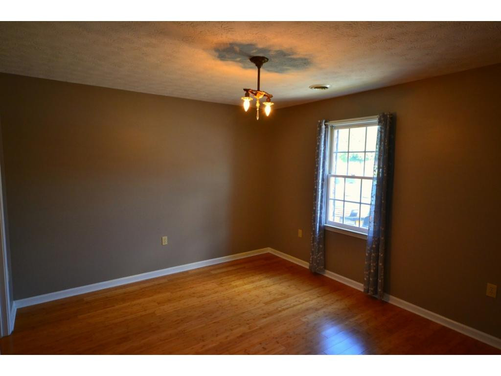 545 Hickory Road, Unit 545 Bristol, TN 37620 - Photo 3 of 15 Photo 3