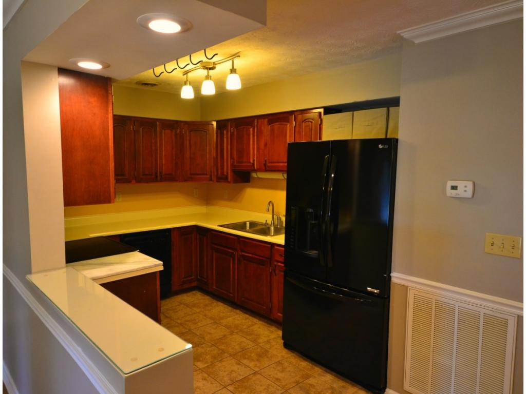 545 Hickory Road, Unit 545 Bristol, TN 37620 - Photo 5 of 15 Photo 5