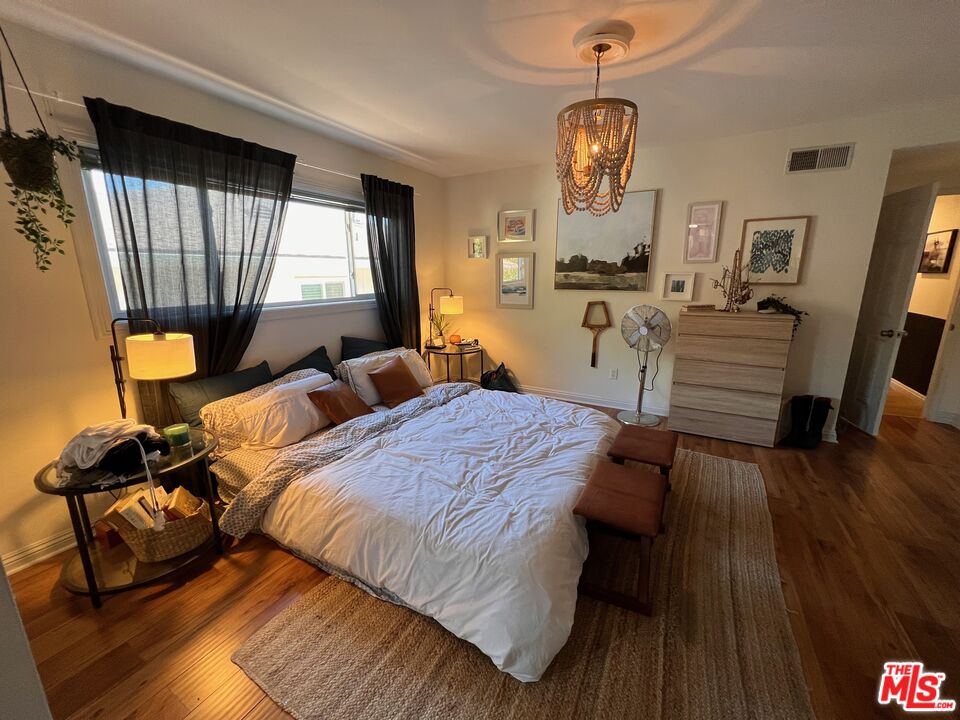 22477 Liberty Bell Road Calabasas, CA 91302 - Photo 22 of 26 Gallery Image 22