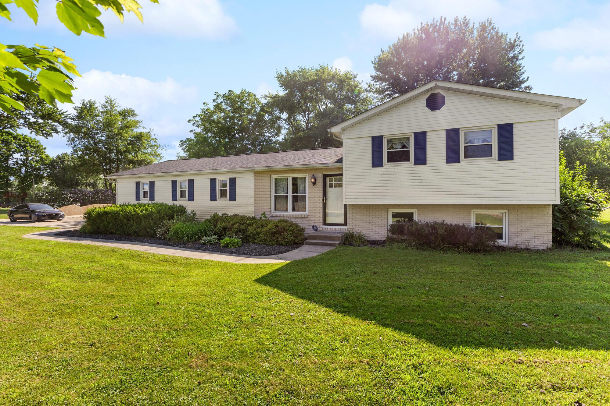 5154 Carnes Road Carroll, OH 43112 - Photo 2 of 43 2_2 - Copy