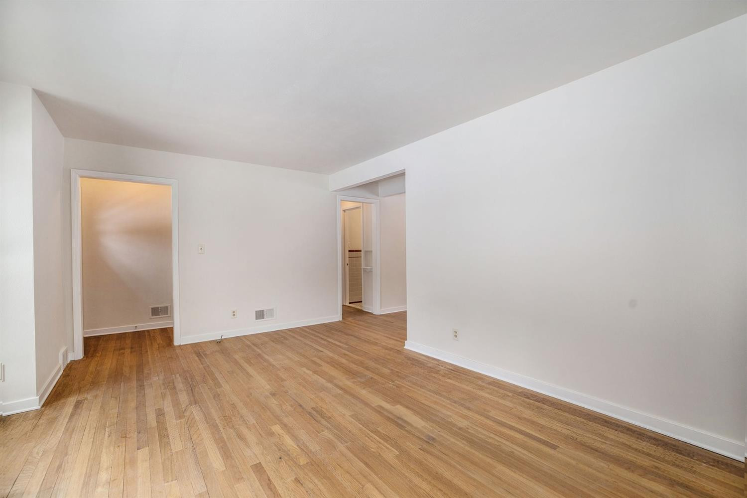 4313 Pratt Road Ann Arbor, MI 48103 - Photo 5 of 28 Photo 5