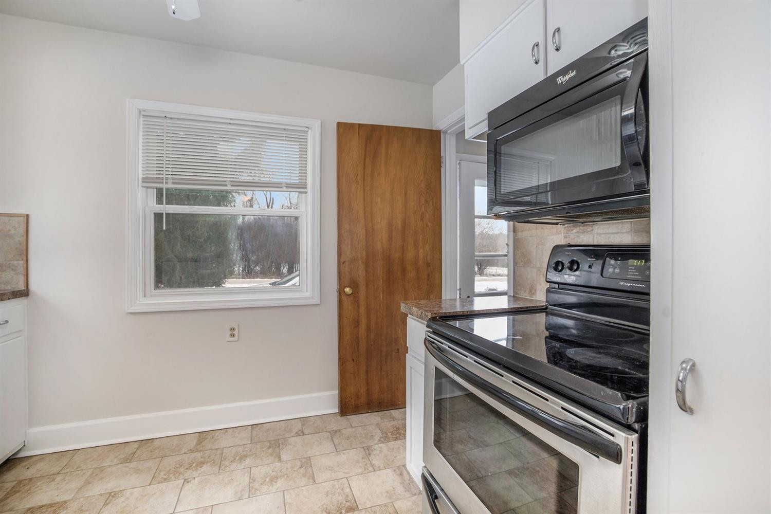 4313 Pratt Road Ann Arbor, MI 48103 - Photo 7 of 28 Photo 7