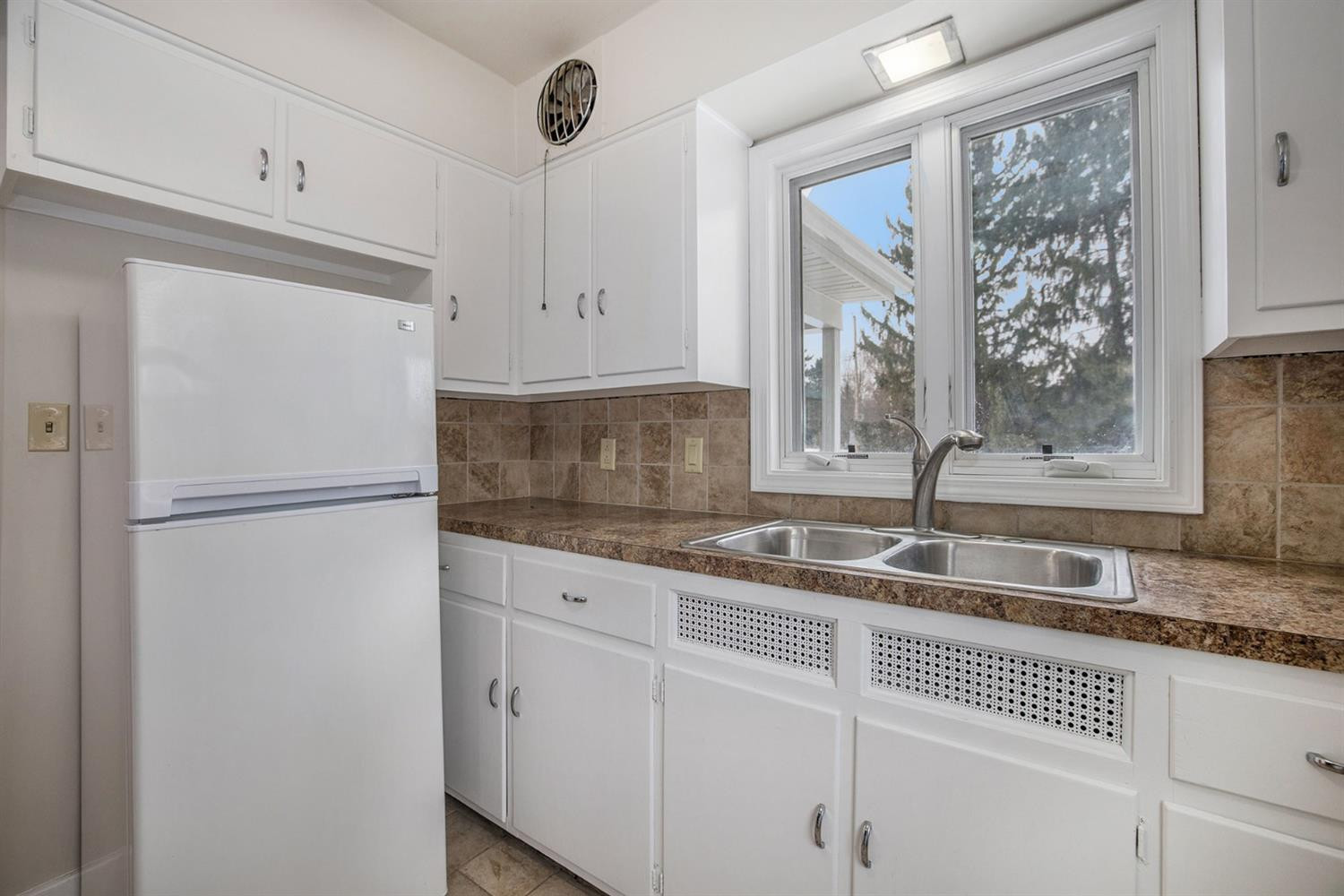 4313 Pratt Road Ann Arbor, MI 48103 - Photo 8 of 28 Photo 8