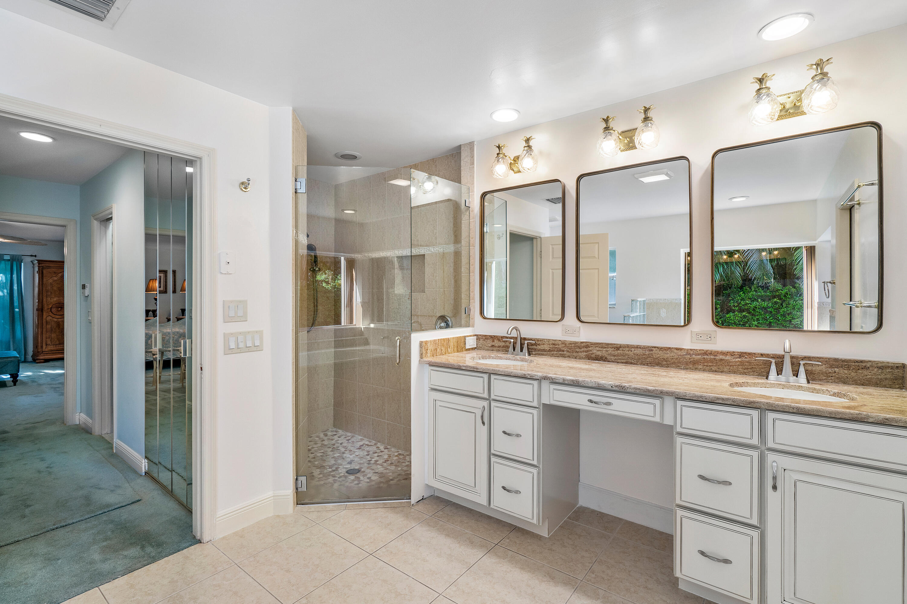 2305 Rabbit Hollowe Circle Delray Beach, FL 33445 - Photo 15 of 47 Owner's En Suite
