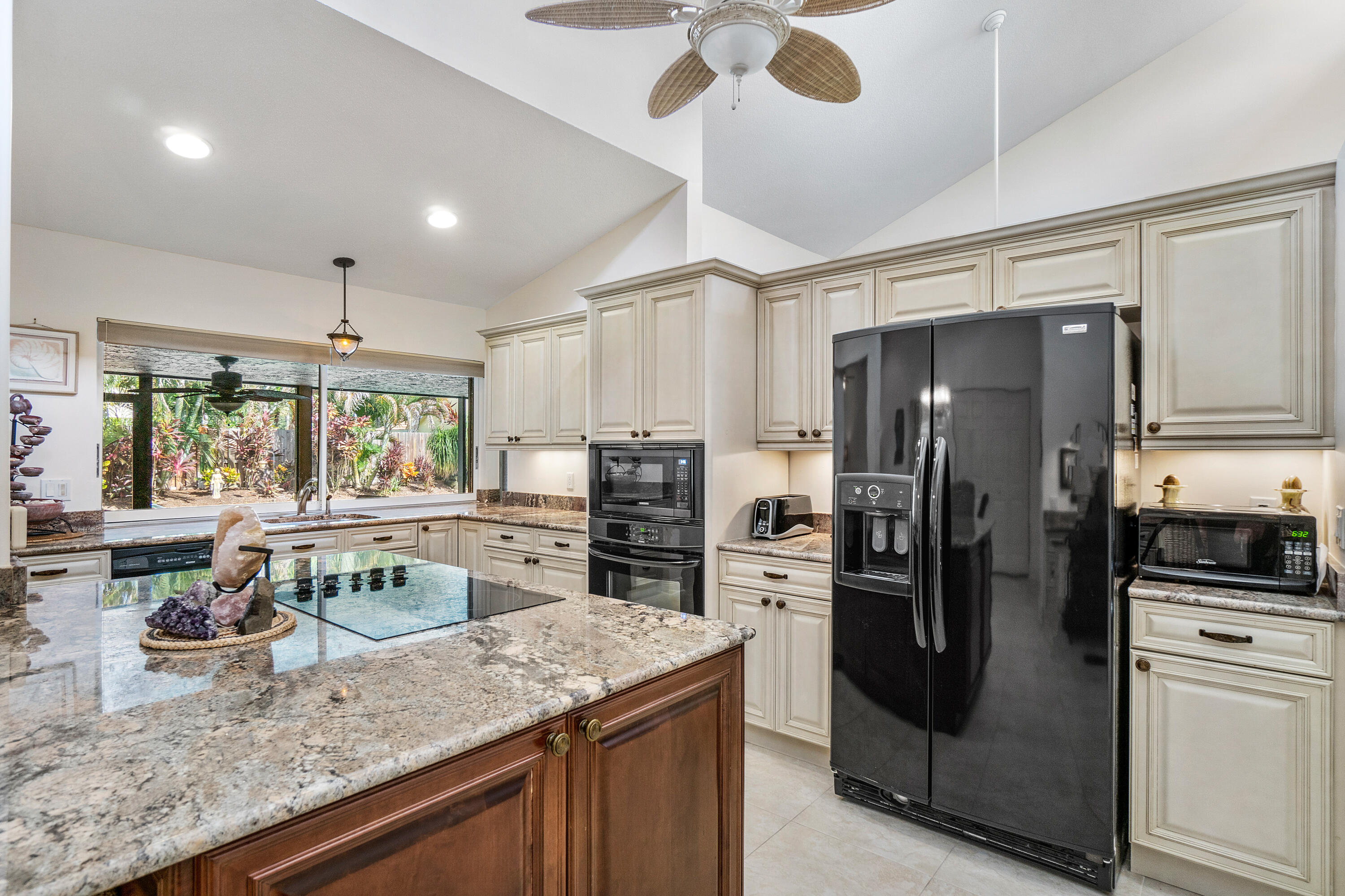 2305 Rabbit Hollowe Circle Delray Beach, FL 33445 - Photo 7 of 47 Kitchen