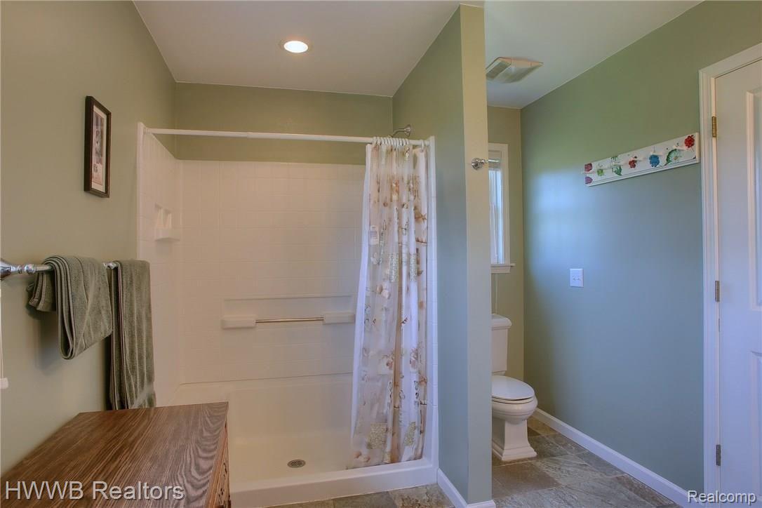 687 Mountview Road Lapeer, MI 48446 - Photo 34 of 38 Master_Bathroom_2nd_View.jpg