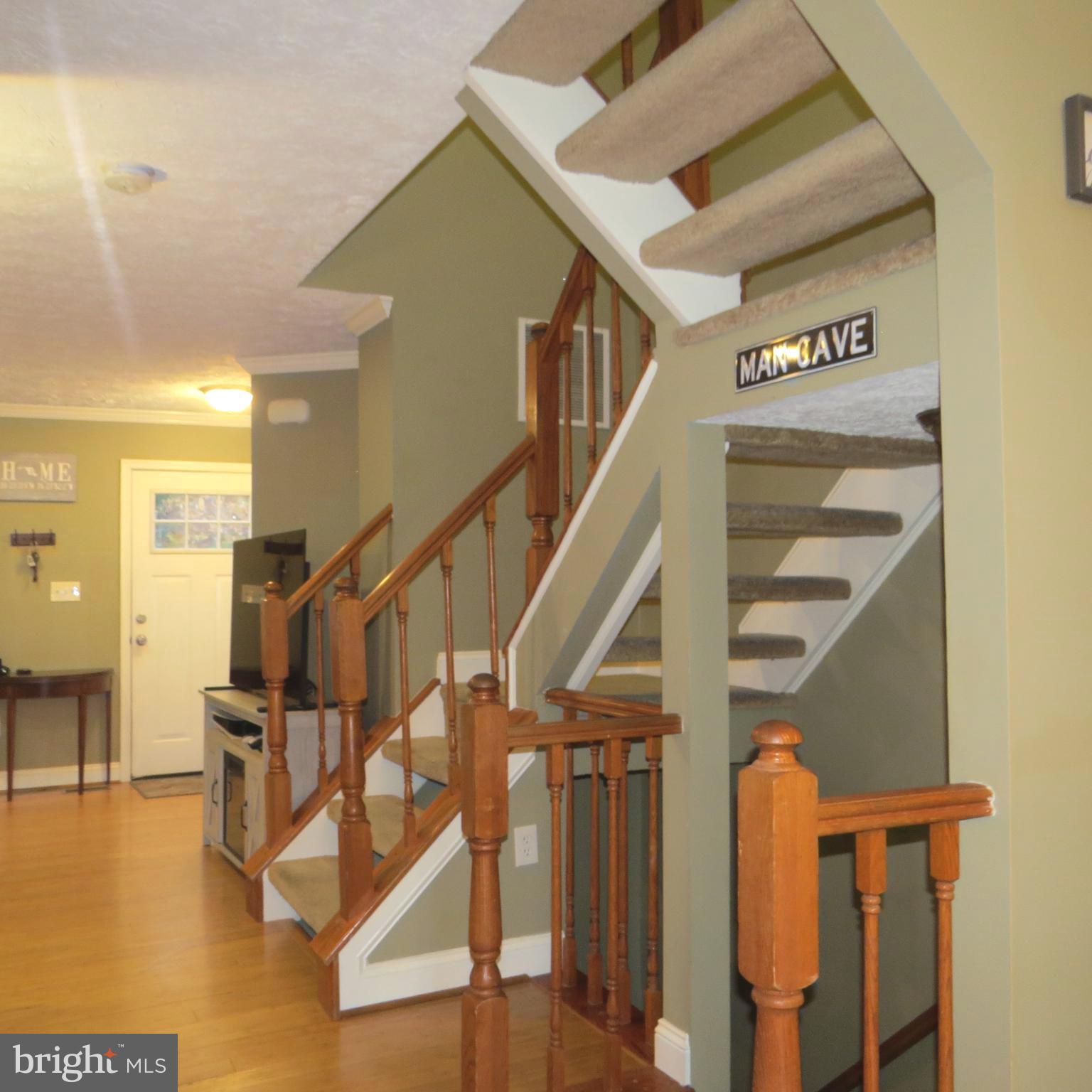 22 Hobb Court Perry Hall, MD 21128 - Photo 11 of 42 a view of entryway