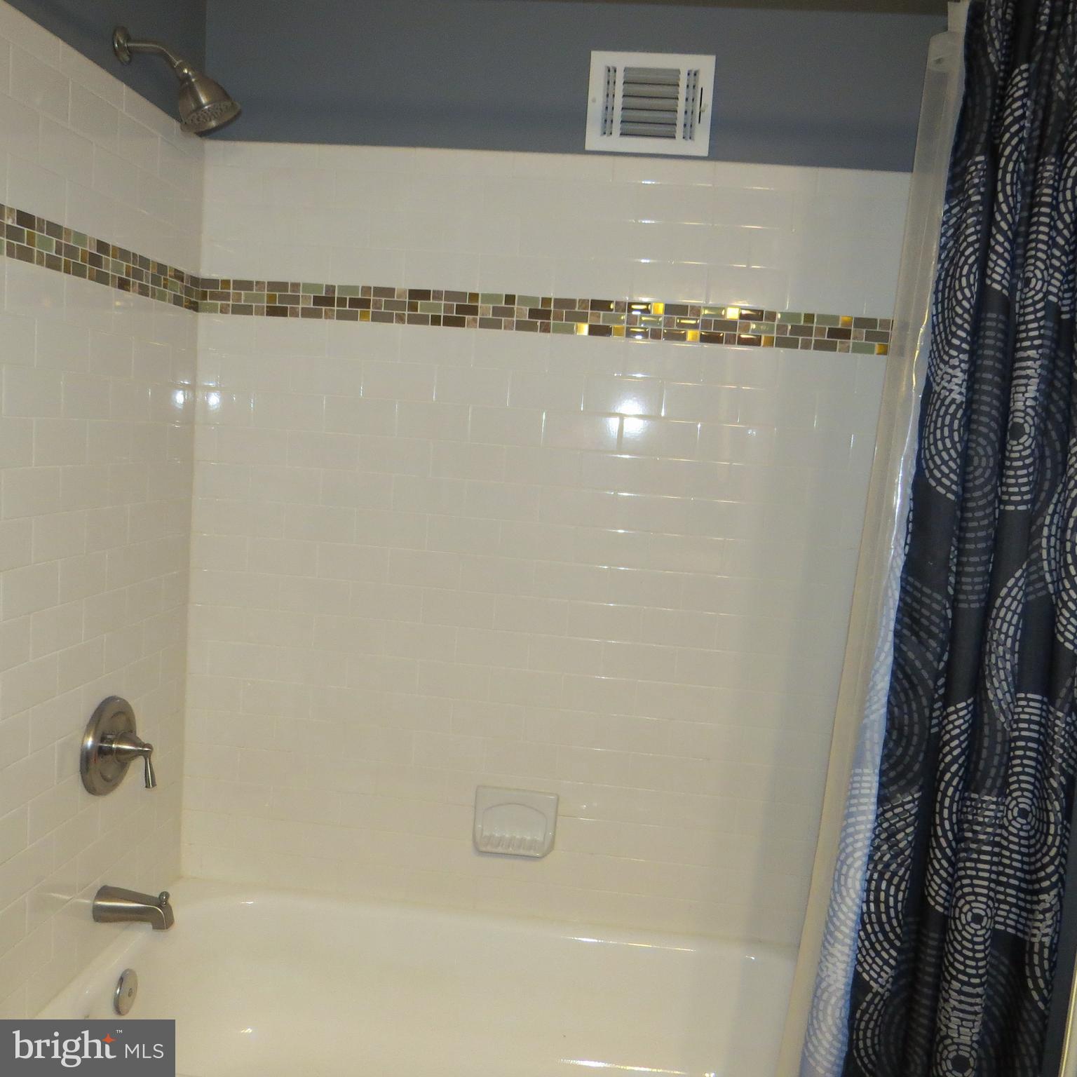 22 Hobb Court Perry Hall, MD 21128 - Photo 27 of 42 a close view of a bathtub in bathroom