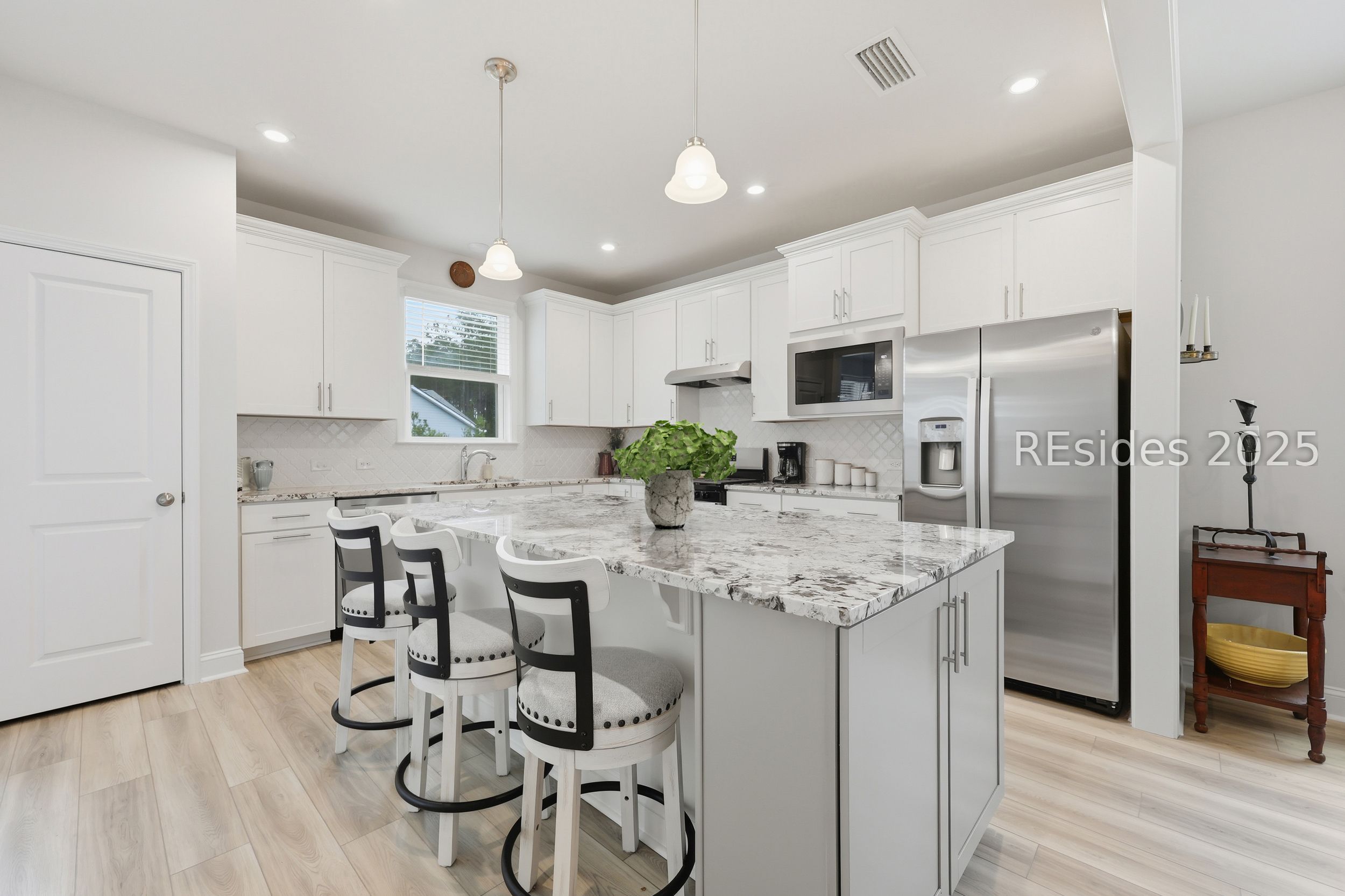 Stunning, Light and Bright!