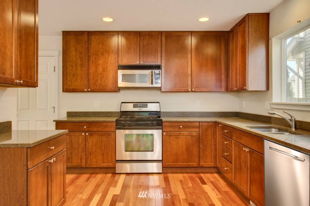 15501 40th Drive Southeast Bothell, WA 98012 - Photo 3 of 13