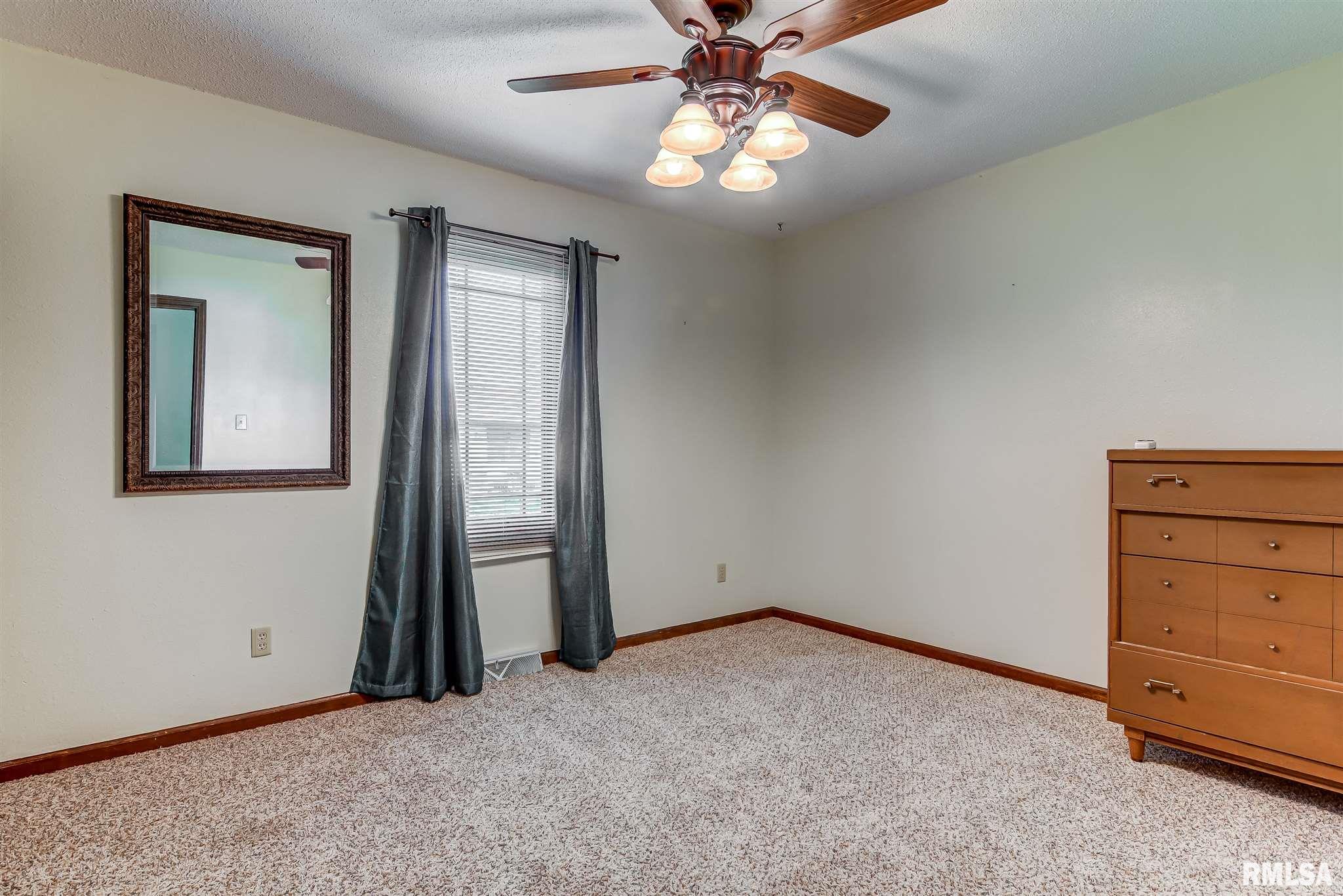 2613 Cardifs Avenue Springfield, IL 62704 - Photo 19 of 39 Gallery Image 19