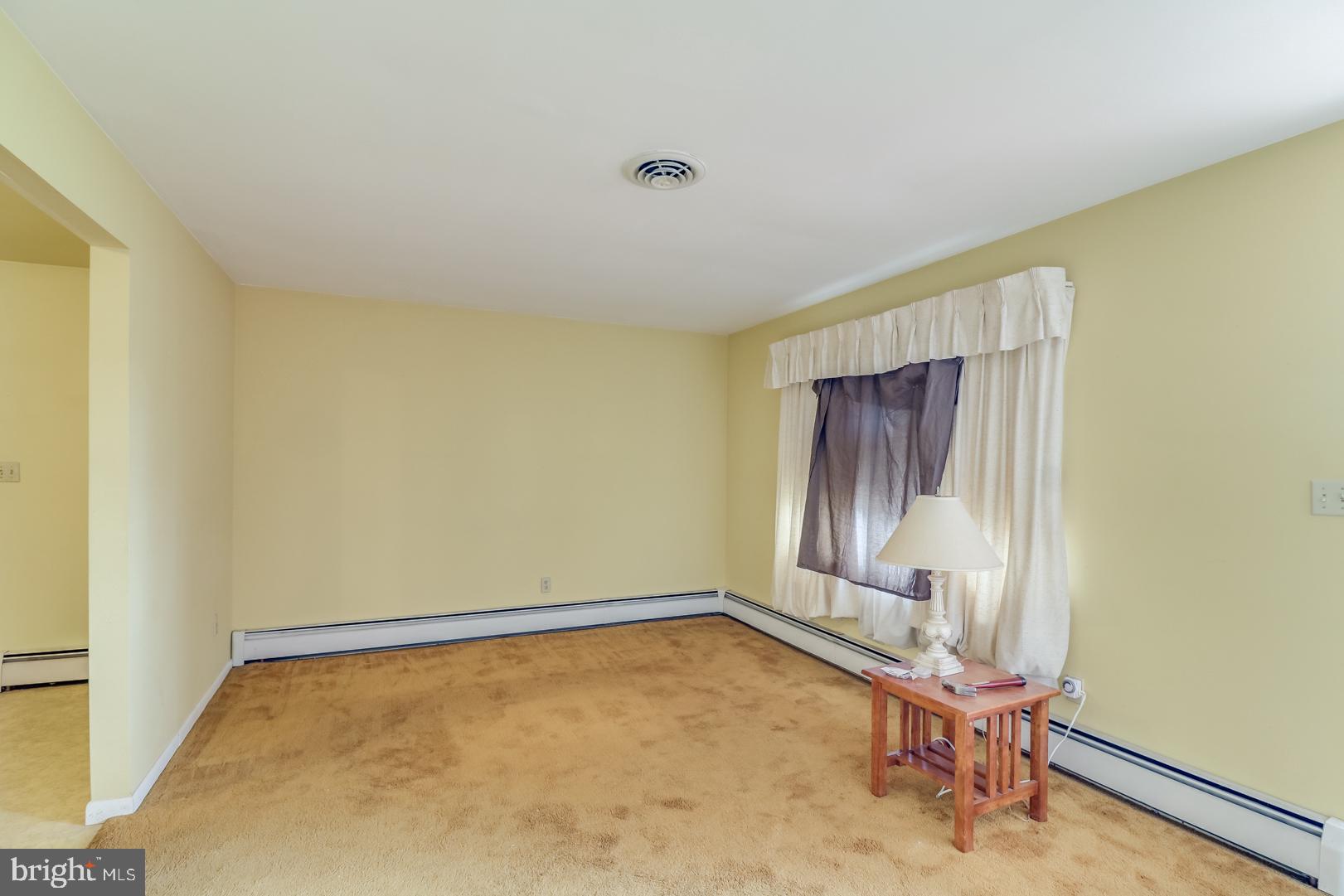 71 Cole Road Townsend, DE 19734 - Photo 9 of 30 living room
