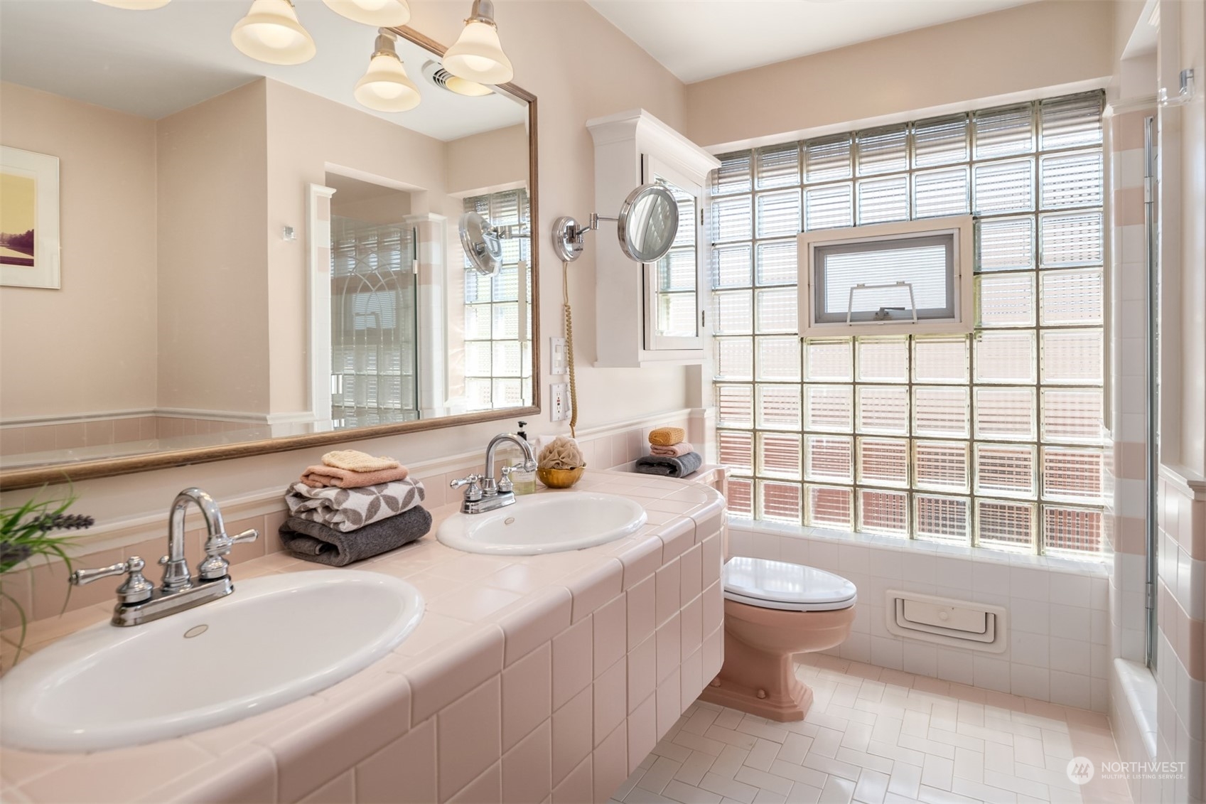 3711 55th Avenue Southwest Seattle, WA 98116 - Photo 18 of 33 a bathroom with a sink toilet and shower