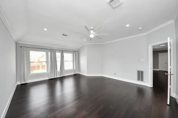 walk in closet with window