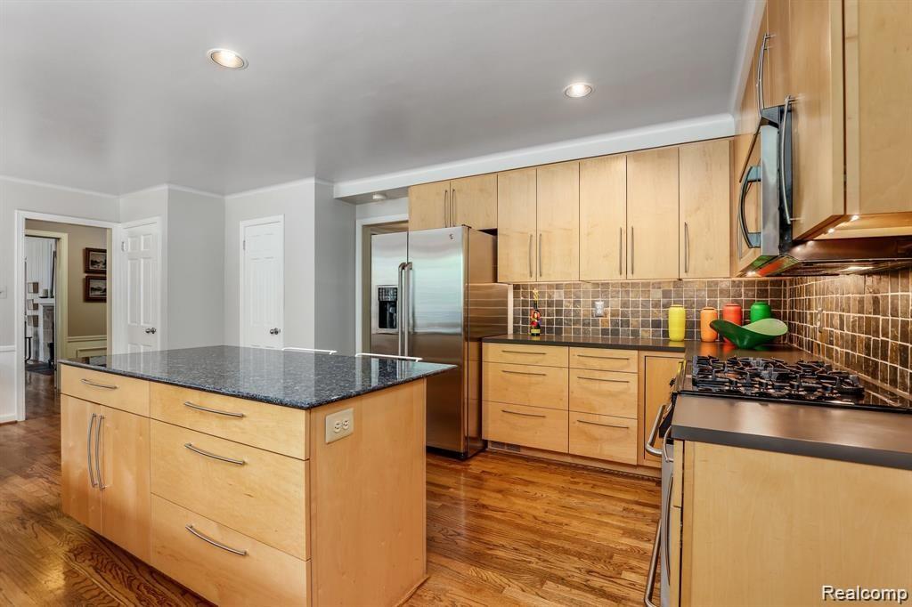 31241 Lahser Road Beverly Hills, MI 48025 - Photo 22 of 65