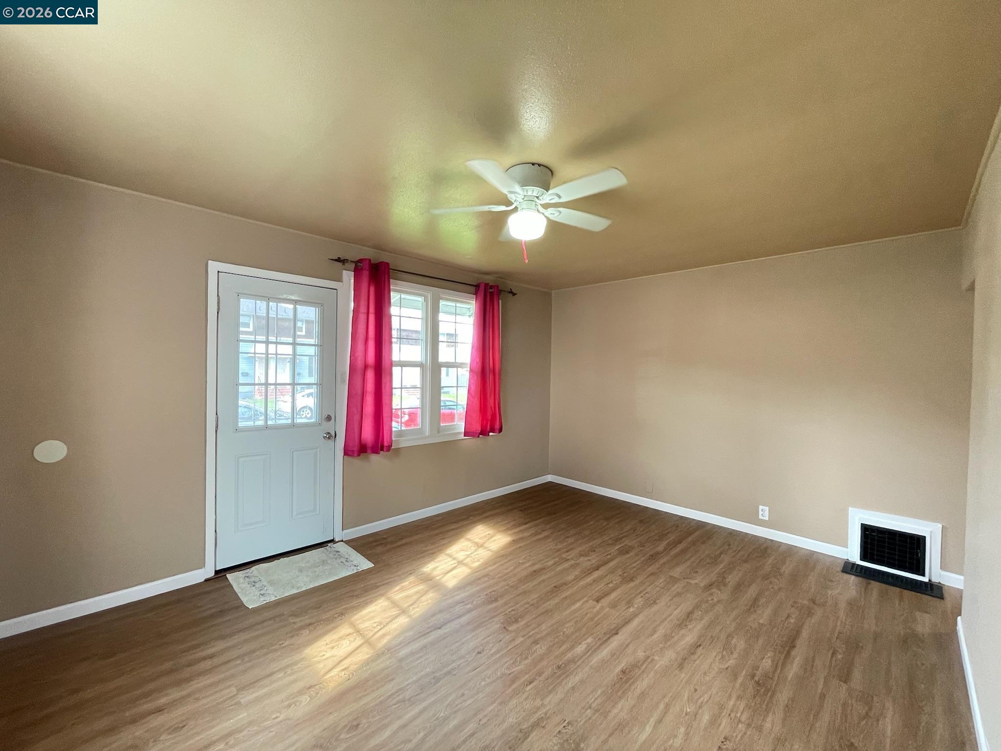 25 Baldwin Street Vallejo, CA 94590 - Photo 4 of 40