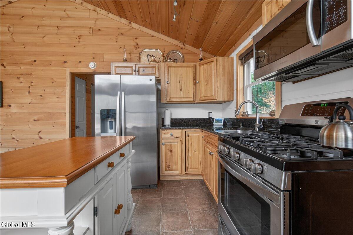 12 Minder Road Corinth, NY 12822 - Photo 4 of 35 16-12 Minder Rd-16