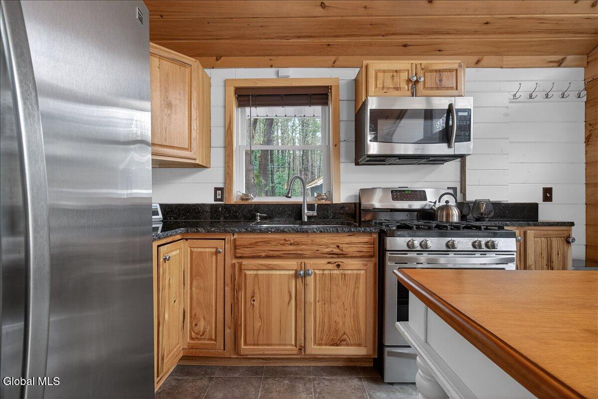 12 Minder Road Corinth, NY 12822 - Photo 8 of 35 19-12 Minder Rd-19