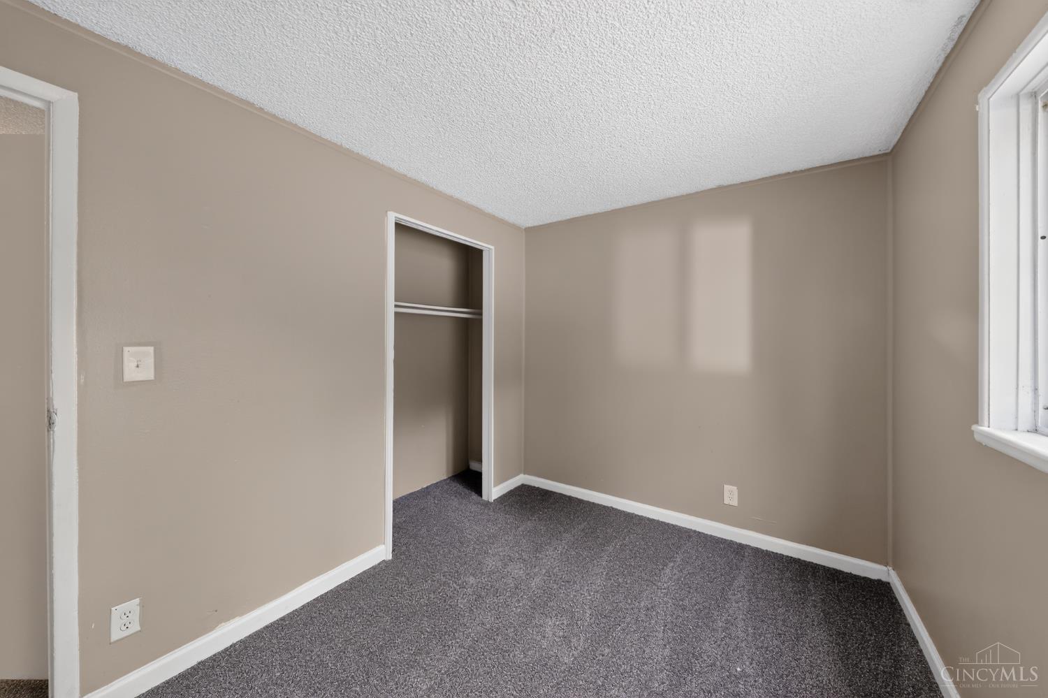 8587 Daly Road Cincinnati, OH 45231 - Photo 16 of 30