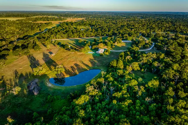a view of an outdoor space