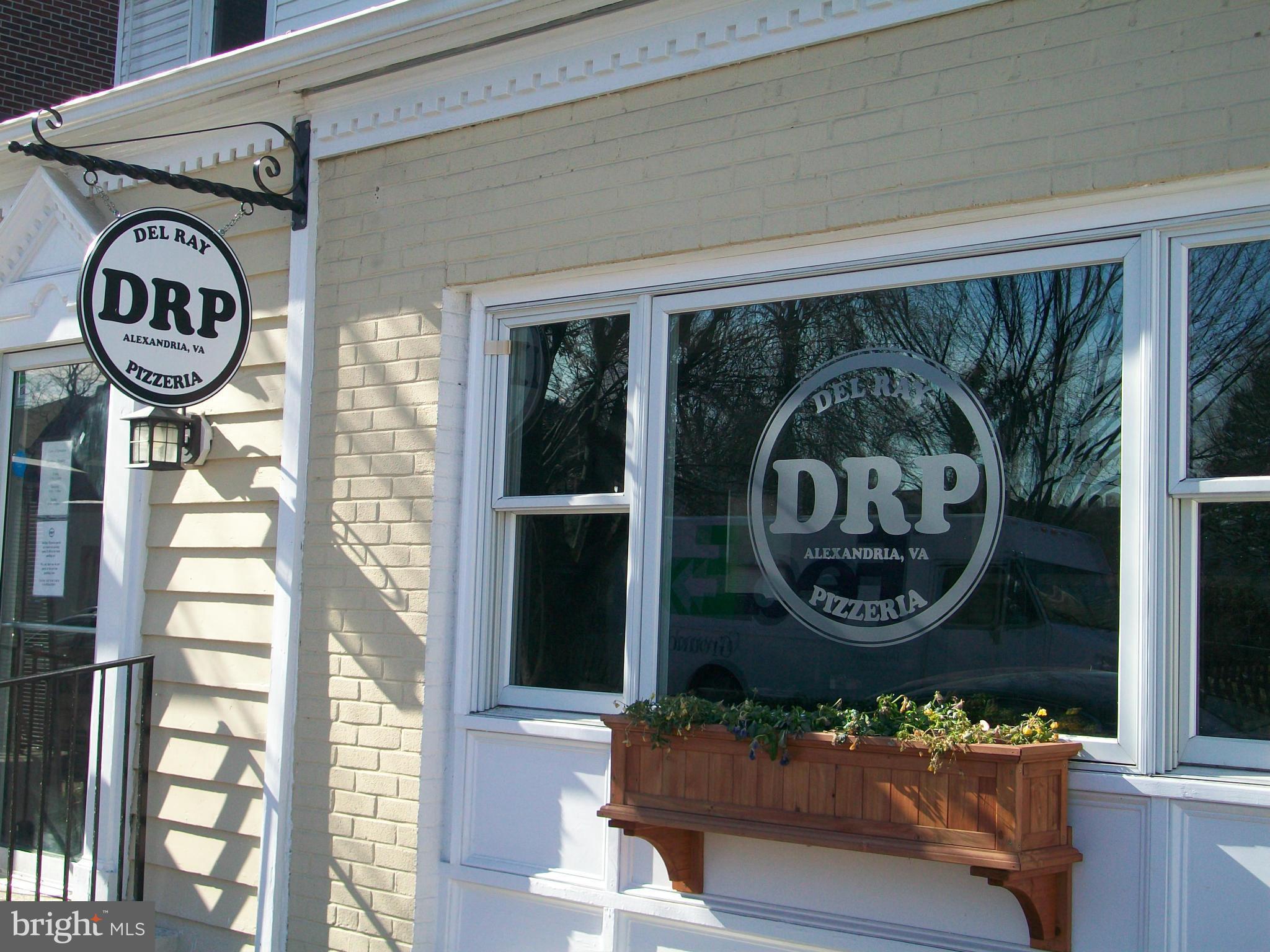 301 East Braddock Road Alexandria, VA 22301 - Photo 28 of 29 a front view of a house with garden