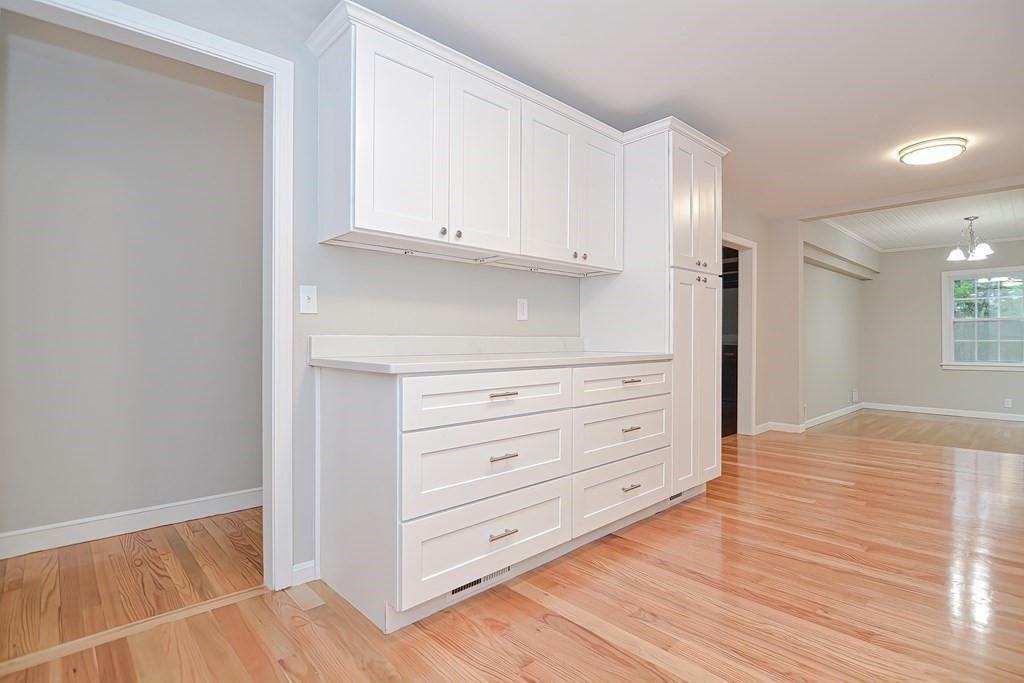 170 Flanders Road Westborough, MA 01581 - Photo 8 of 41 Gallery Image 8