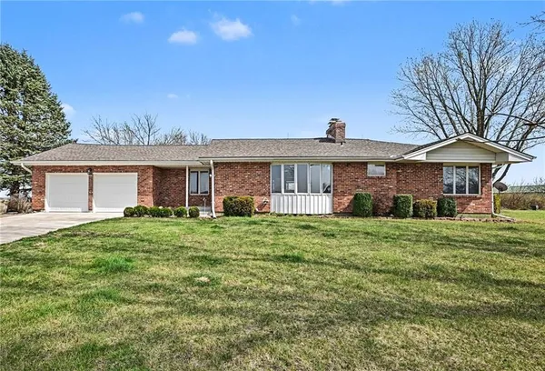 $830,000 | 6409 Clinton County Line Road, Trimble, MO 64492